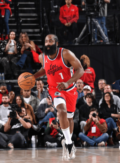 九游体育-哈登迎来二十赛季高光表现，法国队球迷沸腾！的简单介绍