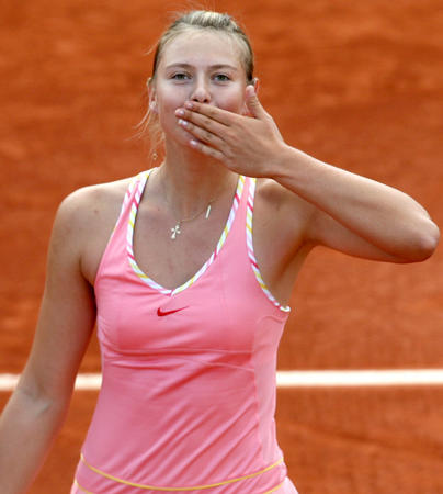 九游-莎拉波娃回归赛场，精彩发挥首场状态亮眼，塞尔维亚队观众沸腾！的简单介绍